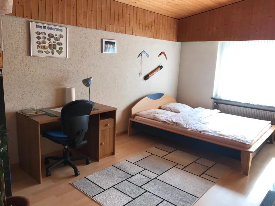 1 Zimmer mit WC/Dusche - ohne Küche - möbiliert - mit Internet