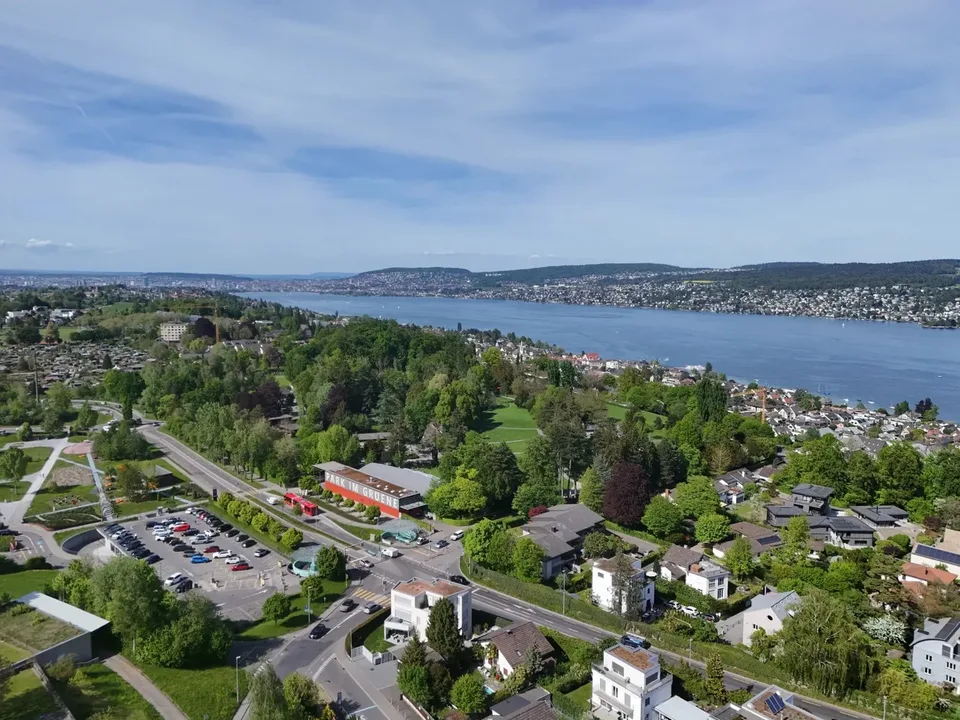 Elegante 3.5-Zimmerwohnung – naturnah und unweit des Zürichsees