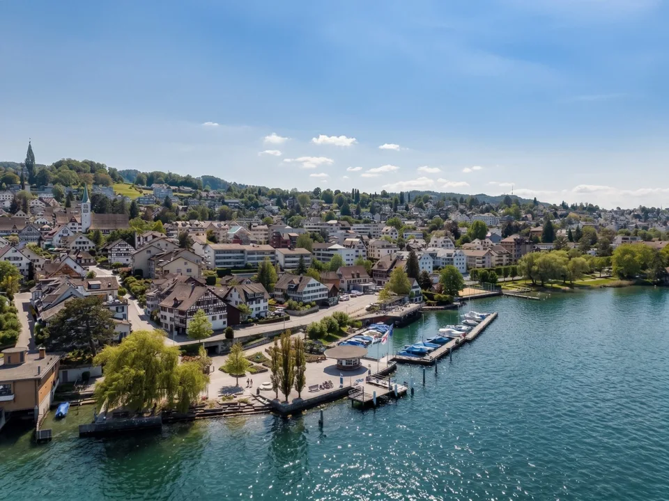 Elegante 3.5-Zimmerwohnung – naturnah und unweit des Zürichsees