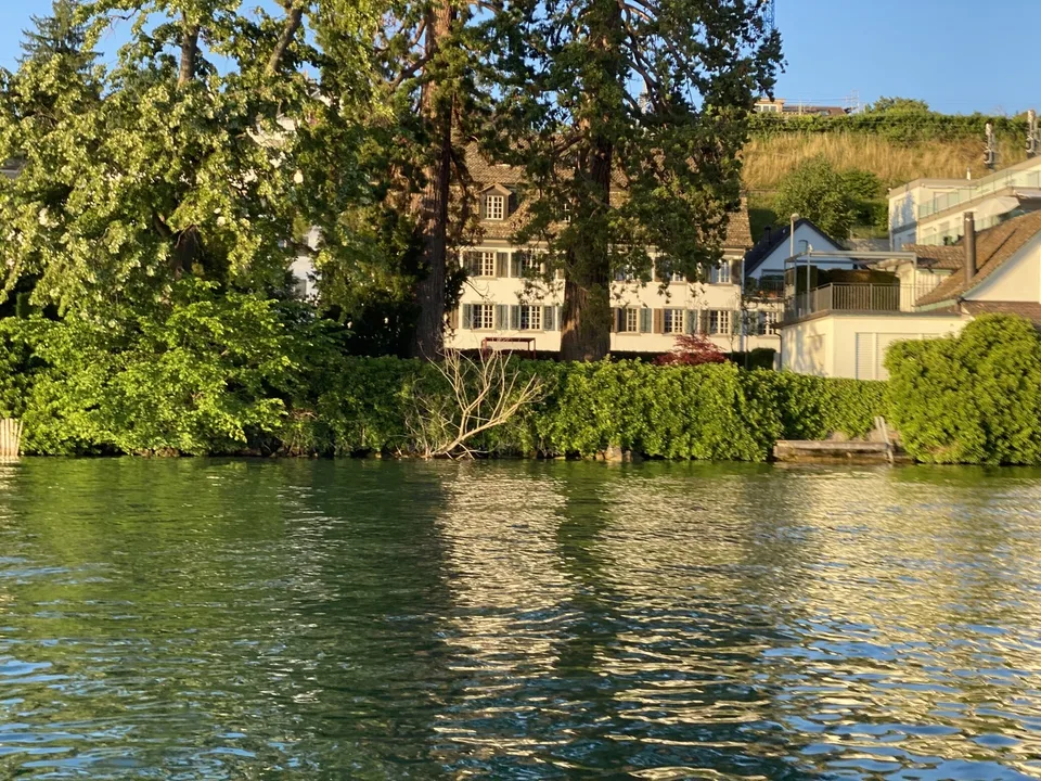 Schönes Zimmer in WG mit Blick auf den See und Badeplatz in nächster Umgebung