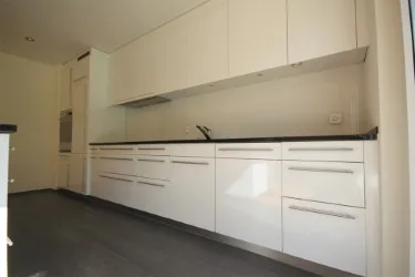 ​ Horgen - Sunny 4.5-room garden apartment – family friendly, 2 bathrooms & 2​ H ​indoor parking spaces​