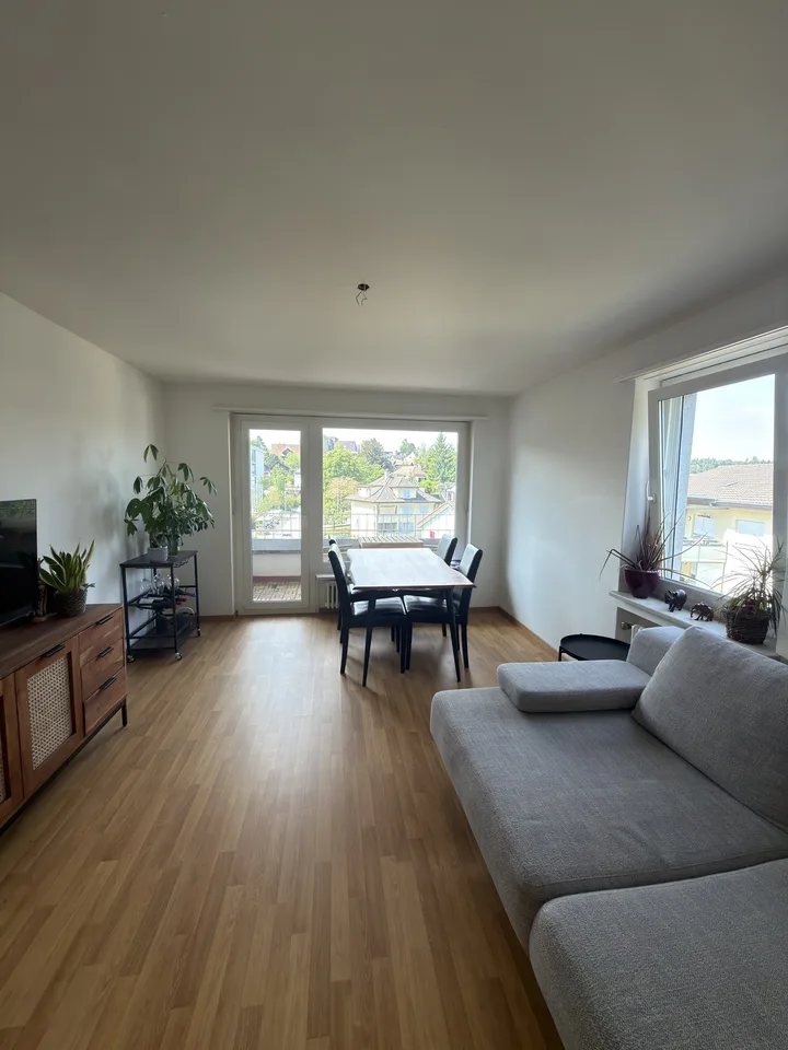 Helle möblierte 3-Zimmer-Wohnung in 6015 Reussbühl zur Untermiete