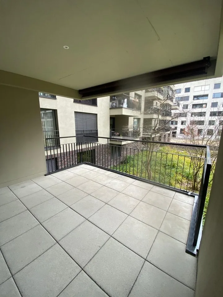 4.5 Zimmer Wohnung + Einstellhallenplatz