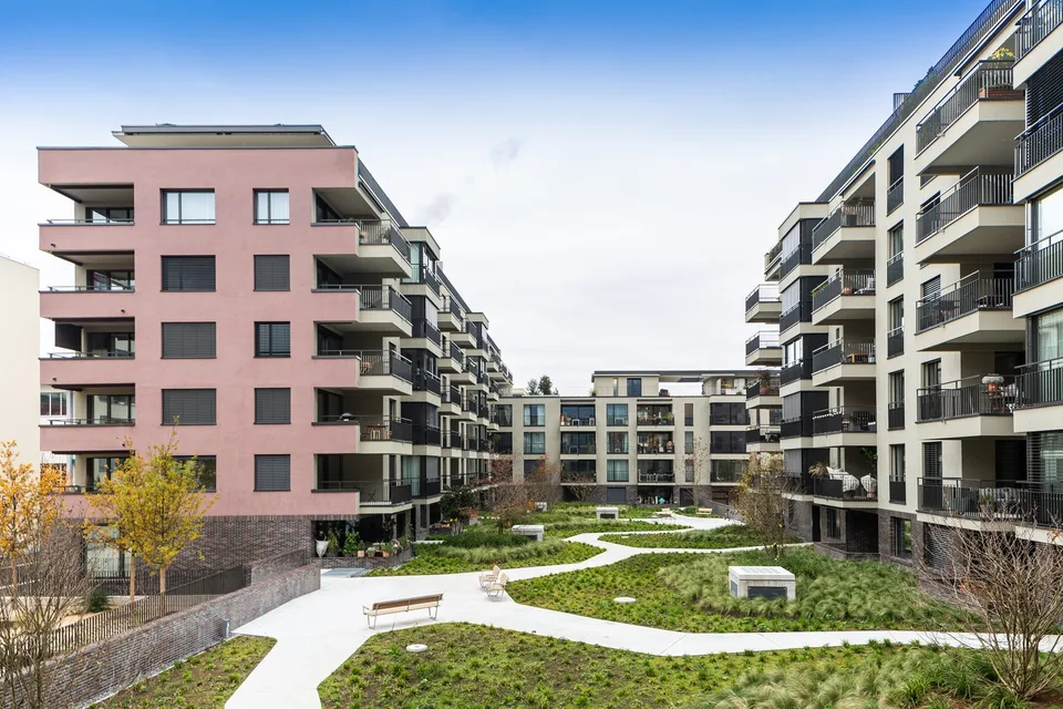 4.5 Zimmer Wohnung + Einstellhallenplatz