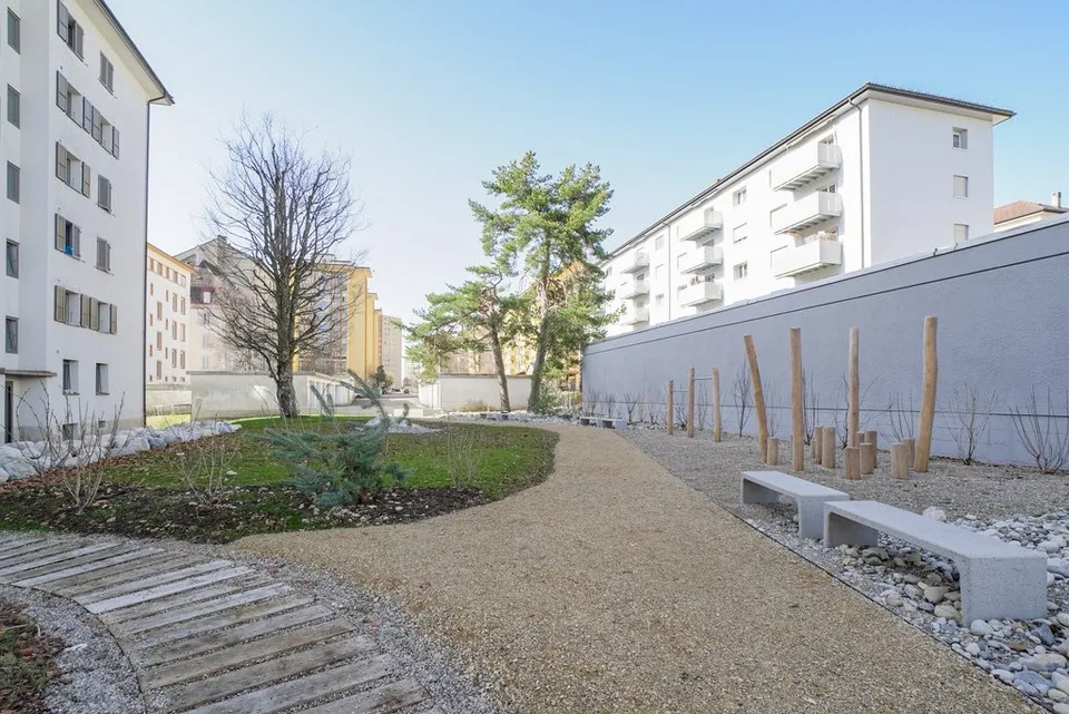Charmant appartement lumineux de 2 pièces avec cuisine équipée