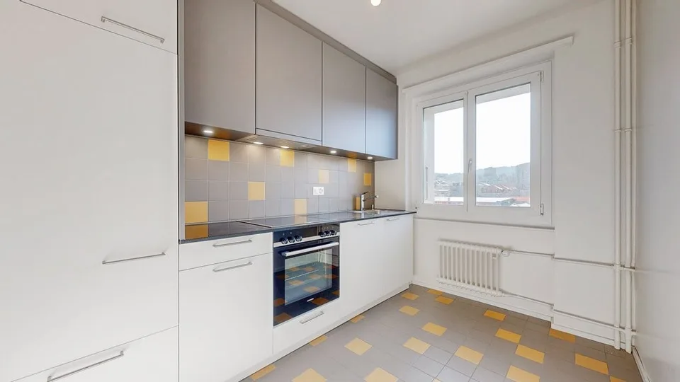 Charmant appartement lumineux de 2 pièces avec cuisine équipée
