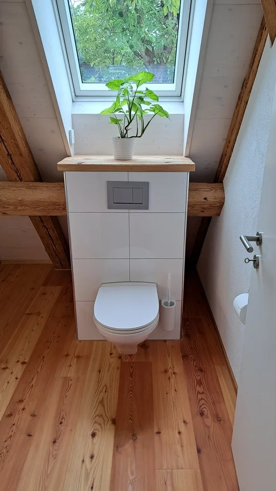 Sehr schöne Dachwohnung an ruhiger Lage auf Hobby Bauernhof mit div. Tieren