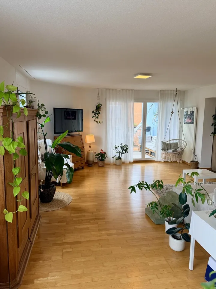 Helle 4.5-Zimmer-Wohnung mit 2 Balkonen