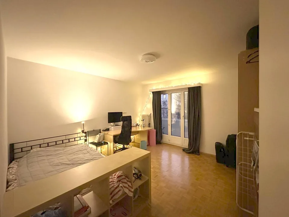 Spacious Room with Balcony in Grossbasel (Furnished)