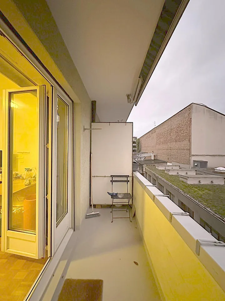 Spacious Room with Balcony in Grossbasel (Furnished)