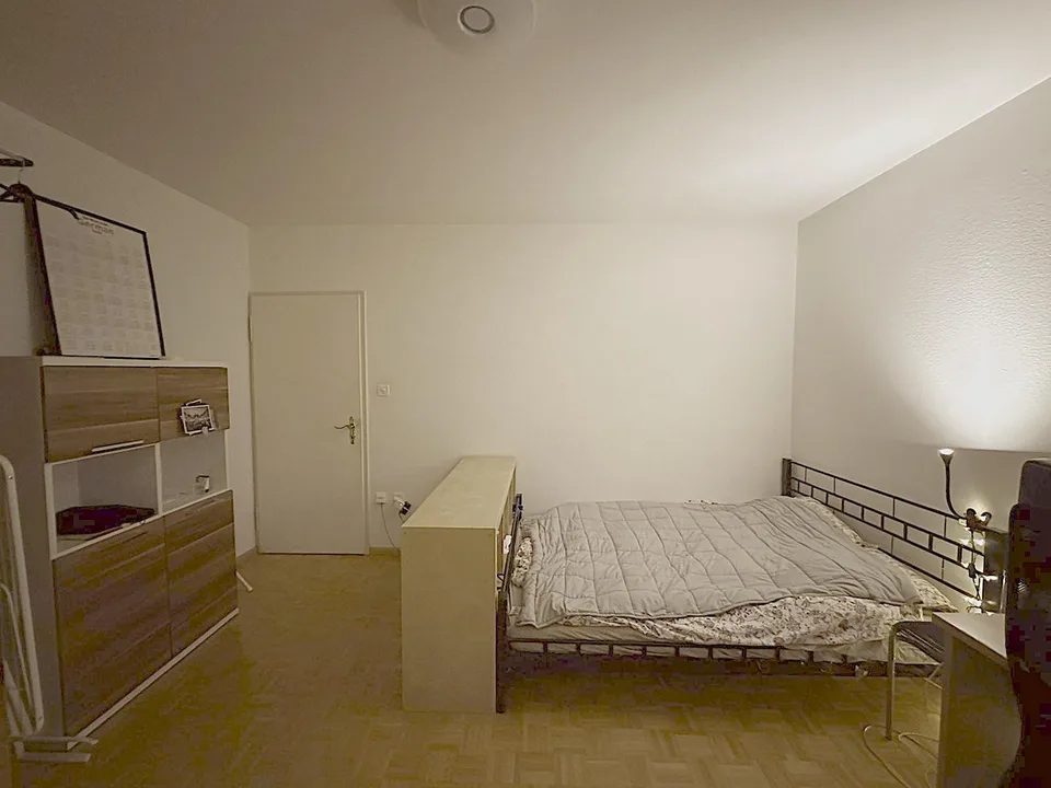 Spacious Room with Balcony in Grossbasel (Furnished)