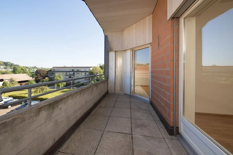 Attraktive 2.5 Zimmer-Dachwohnung in Bottmingen