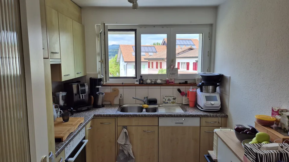 3,5-Zimmer-Wohnung mit Balkon
Schöne 3,5-Zimmer-Wohnung mit Balkon und guter Lage