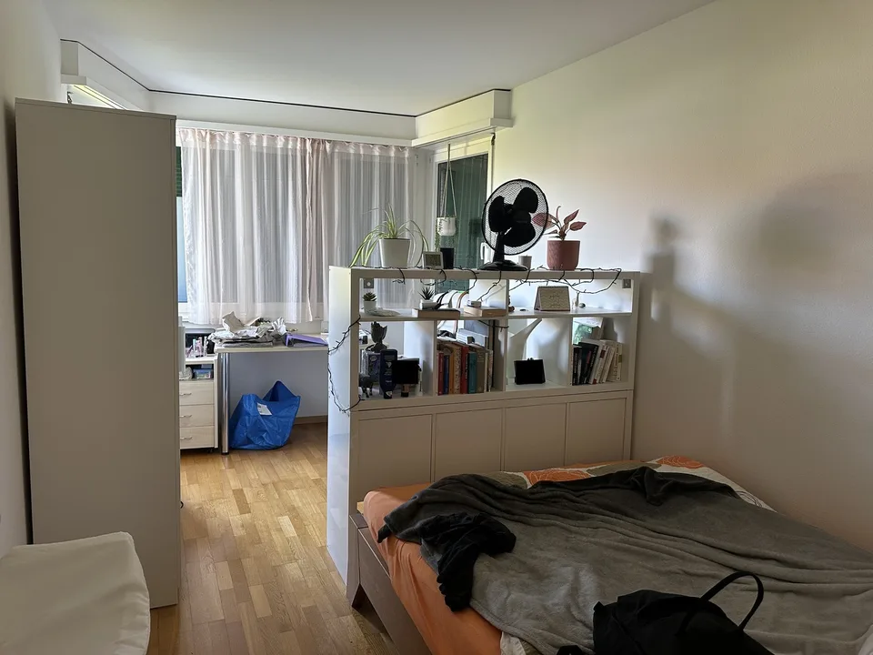Helle 4-Zimmerwohnung mit Balkon im 4. Stock