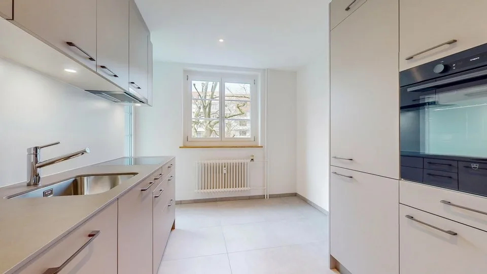Totalsanierte 3.5-Zimmerwohnung mit eigenem Garten in der Länggasse!