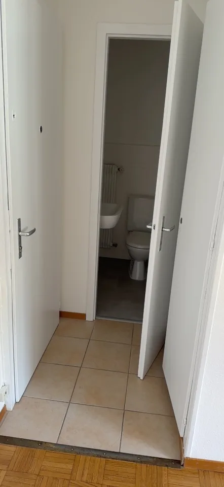 Route de rolliez 12, 1800 Vevey - CHF 820 inkl. NK pro Monat