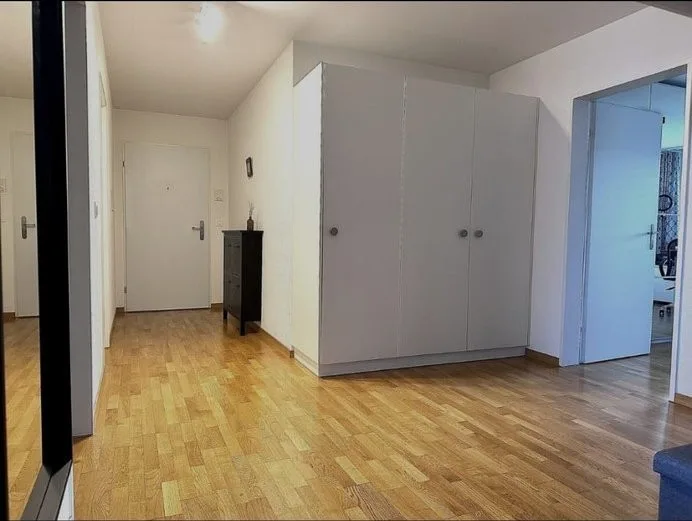 Helle 3.5-Zimmer-Wohnung mit 99 m² und Balkon in Dübendorf