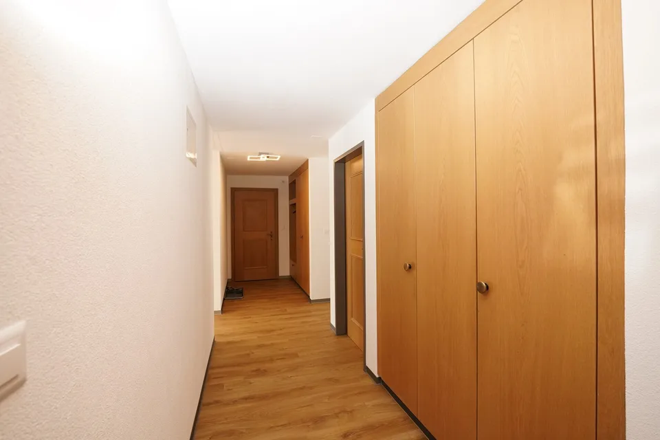Grosszügige 4.5-Zimmerwohnung mit 114 m² und zwei Balkonen in Gampel