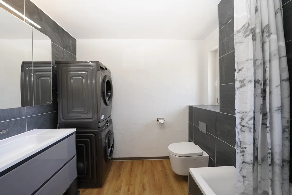 Grosszügige 4.5-Zimmerwohnung mit 114 m² und zwei Balkonen in Gampel