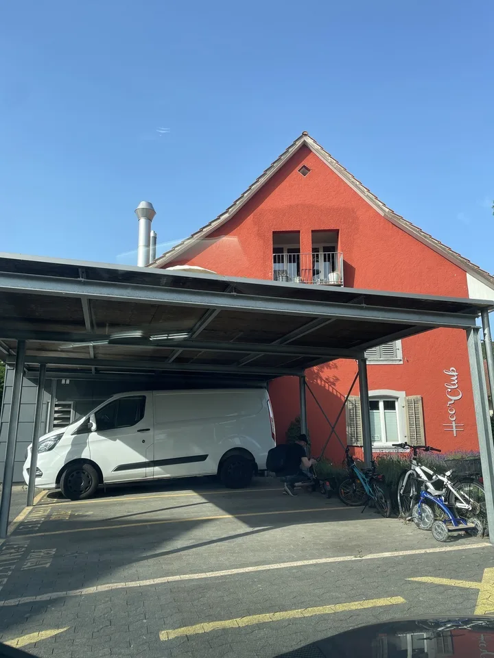 2.5 Zi Dachwohnung Maisonette Loft inkl Wifi und Parkplatz