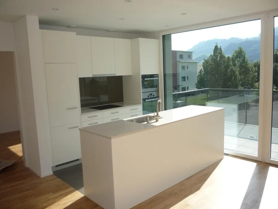 Helle 3.5-Zimmerwohnung mit grossem Balkon und schönem Ausblick