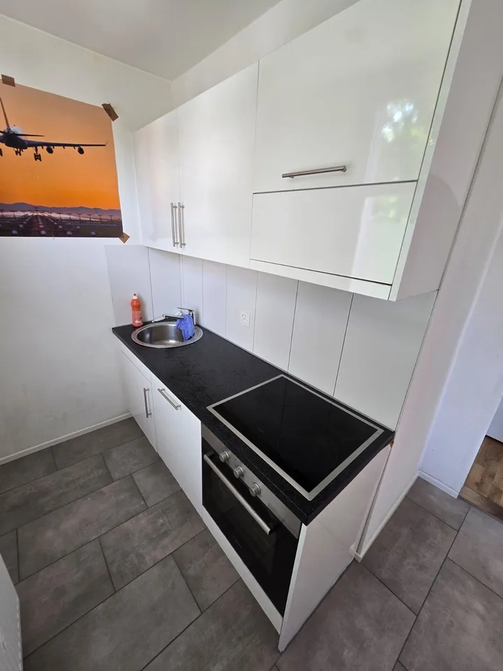 Kleine 1 Zimmer Wohnung mit Balkon und Stellplatz