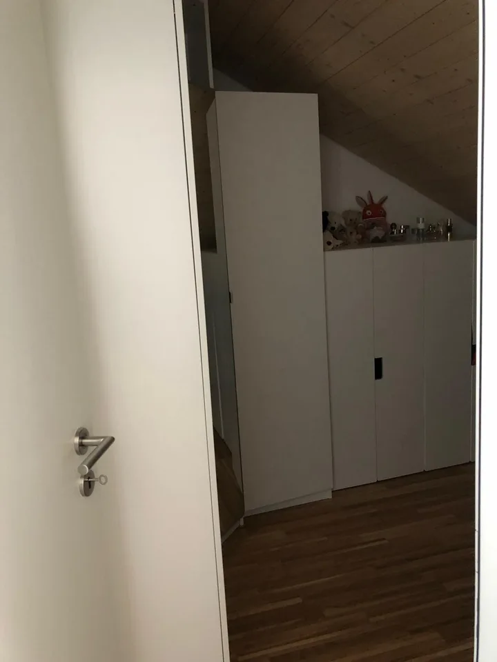 Charmante 2.5-Zimmer-Dachwohnung mit Weitblick und viel Charakter