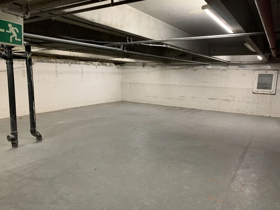 Lager- und Logistikfläche mit Hallenkran und Warenannahme in Villmergen