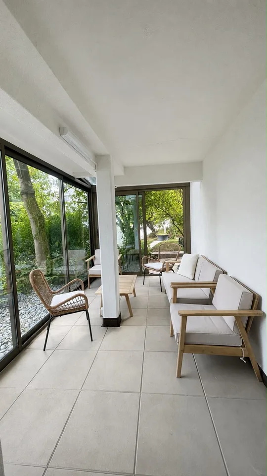 Lichtdurchflutete 4.5-Zimmer-Wohnung mit 127 m² & Wintergarten in Horgen