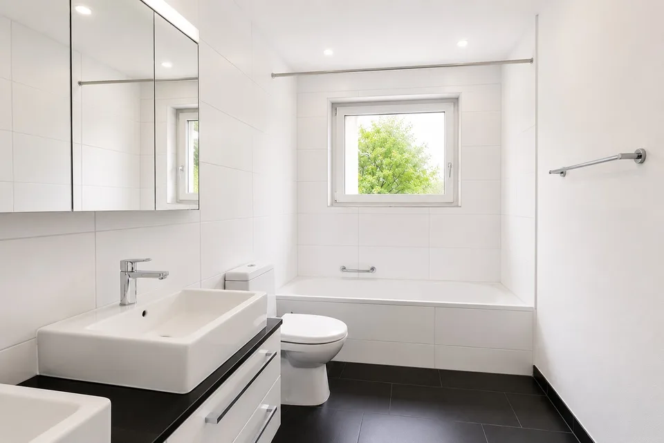 Helle 3.5-Zimmer-Wohnung mit Balkon in Oetwil am See