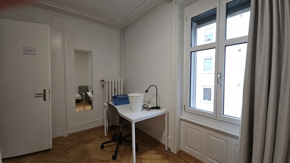möbliertes, helles WG-Zimmer mit Balkon - zentral, modern und alles inklusive, 2.OG, Zimmer 4