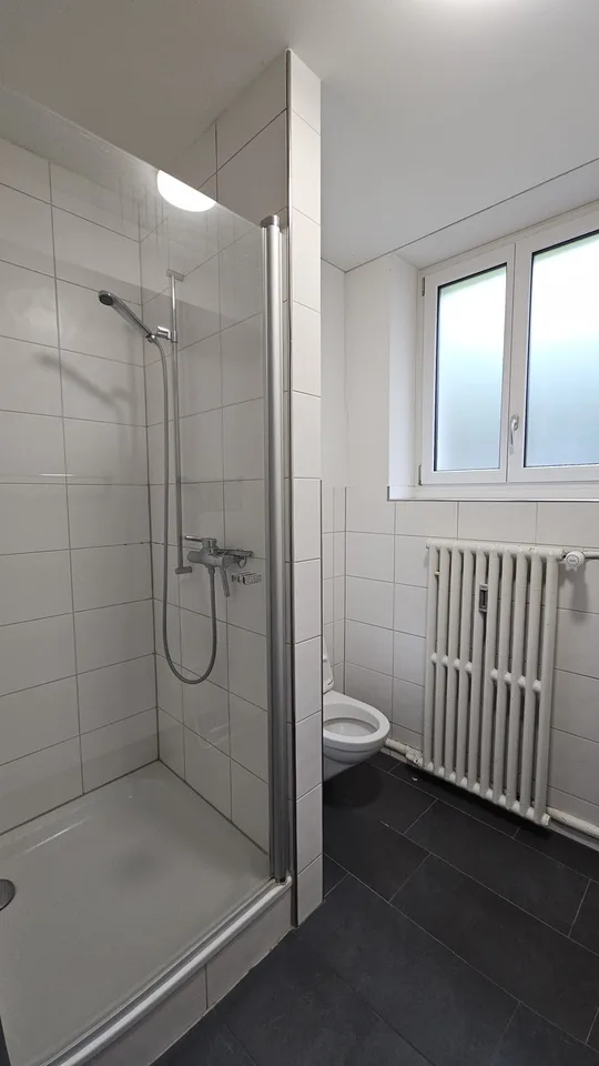 möbliertes, helles WG-Zimmer - Zentral, modern und alles inklusive