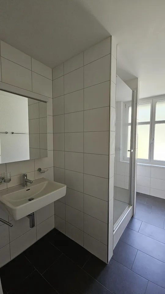 Gemütliches, möbliertes WG-Zimmer mit Balkon