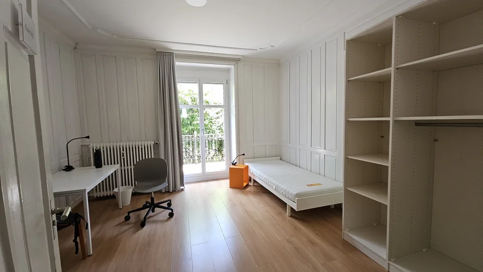 Gemütliches WG-Zimmer mit Balkon