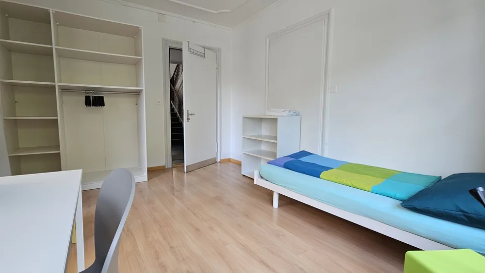 Grosszügiges, gemütliches WG-Zimmer
