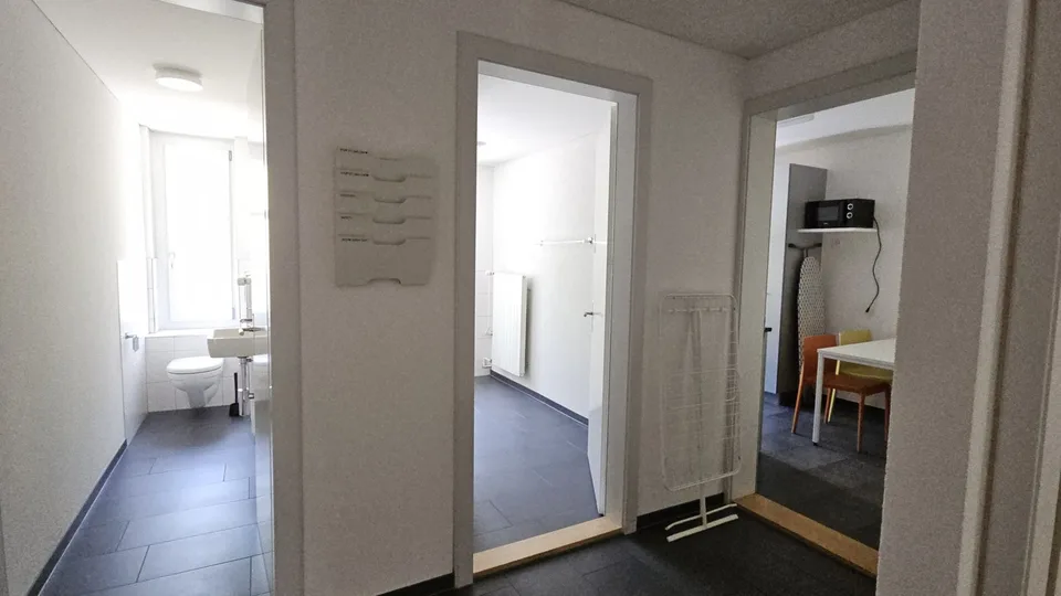 Grosses, helles WG-Zimmer mit Balkon