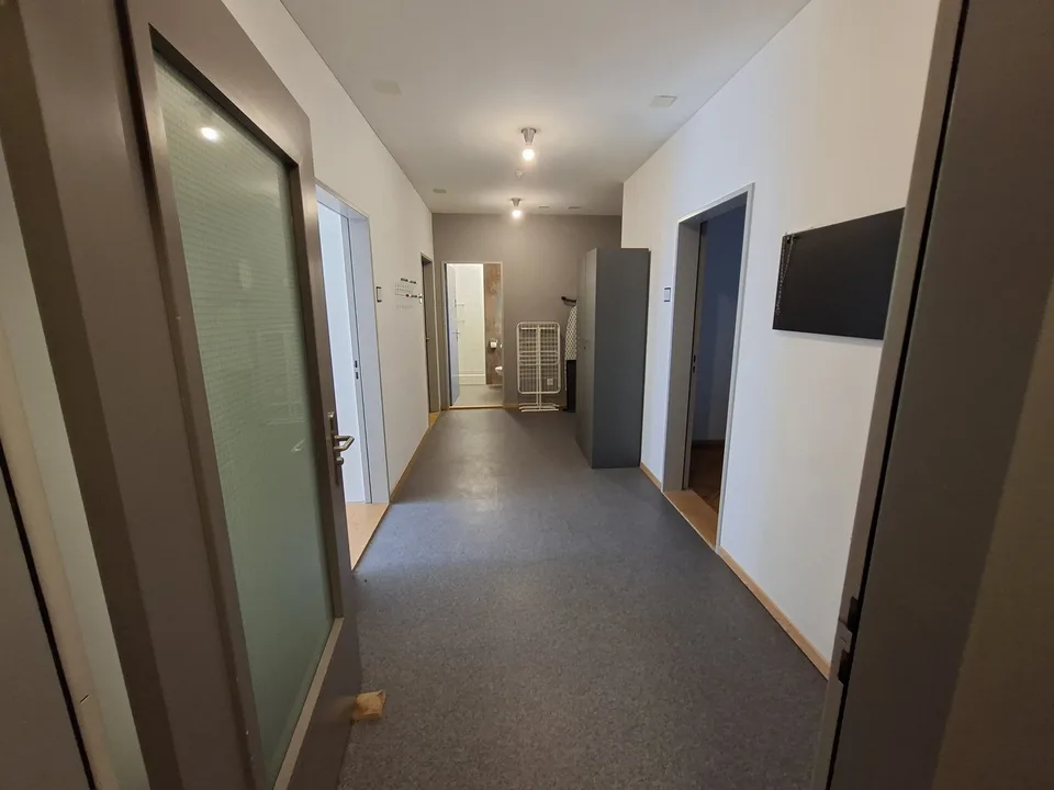 Möbliertes, grosses WG-Zimmer - Zentral, modern und alles inklusive