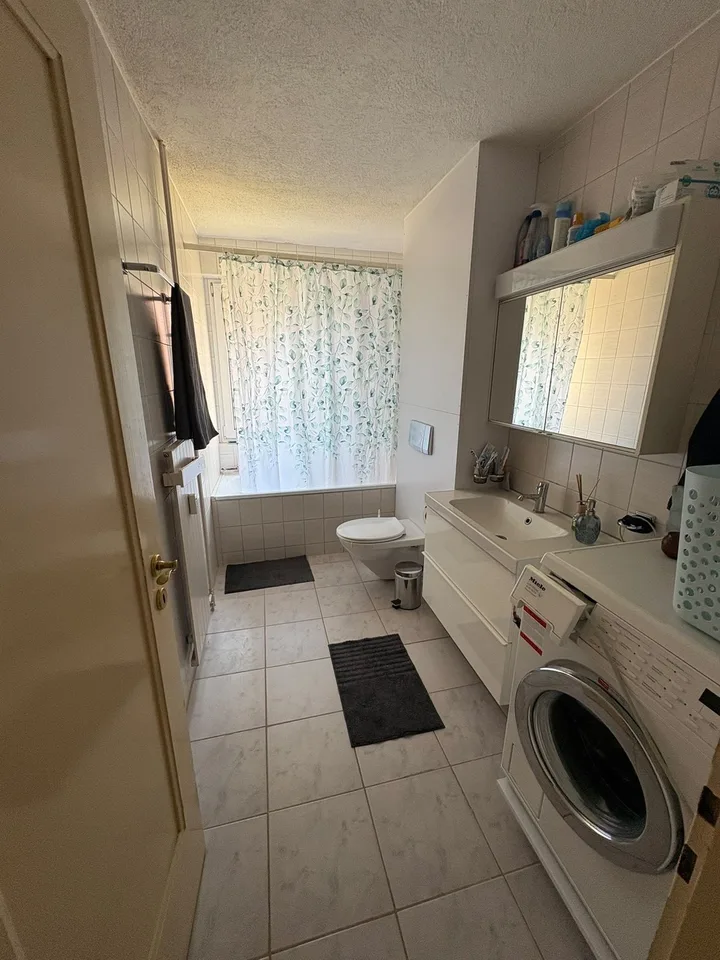 Grosszügiges 20 m² Zimmer in zentraler Lage in Uster