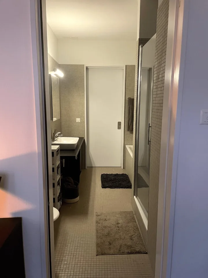 Schönes, modernes WG-Zimmer