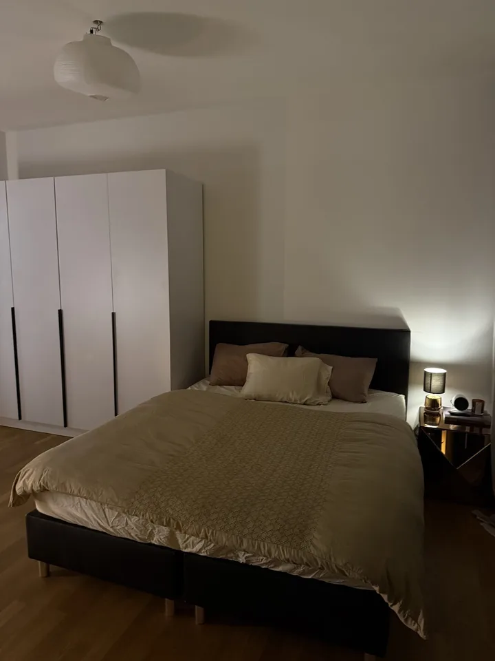 Schönes, modernes WG-Zimmer