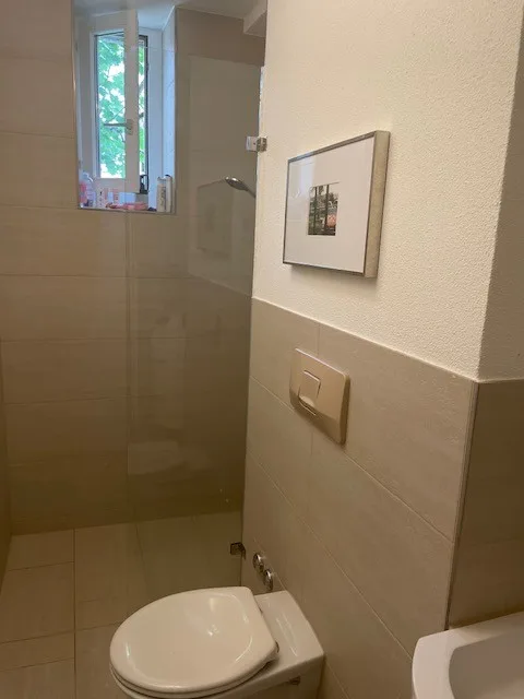 Charmante 3.5-Zimmer-Wohnung an der Kurvenstrasse in Zürich 8006