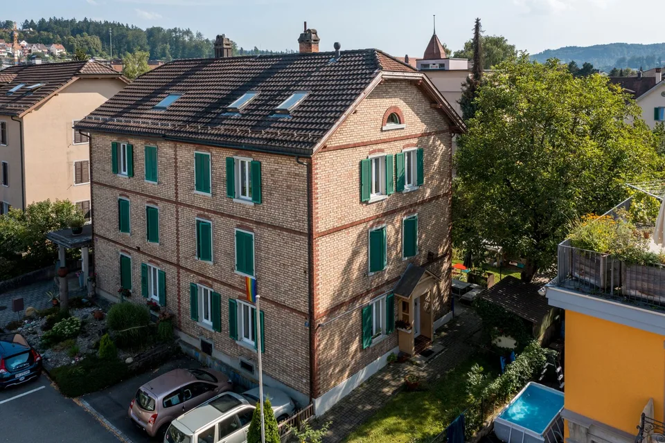 Grosszügiges WG-Zimmer im Backsteinhaus mit Garten