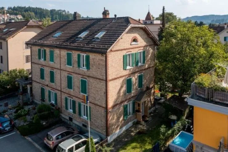 Grosszügiges WG-Zimmer im Backsteinhaus mit Garten