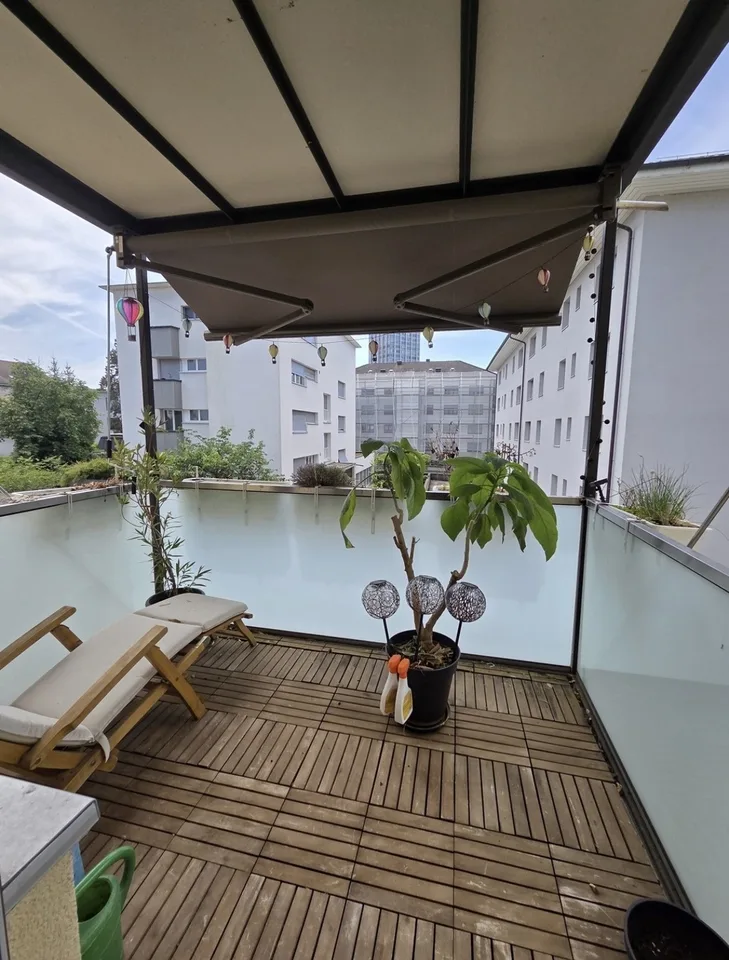 Zimmer frei in neuer 3er-WG ab 01.10. 🏡
