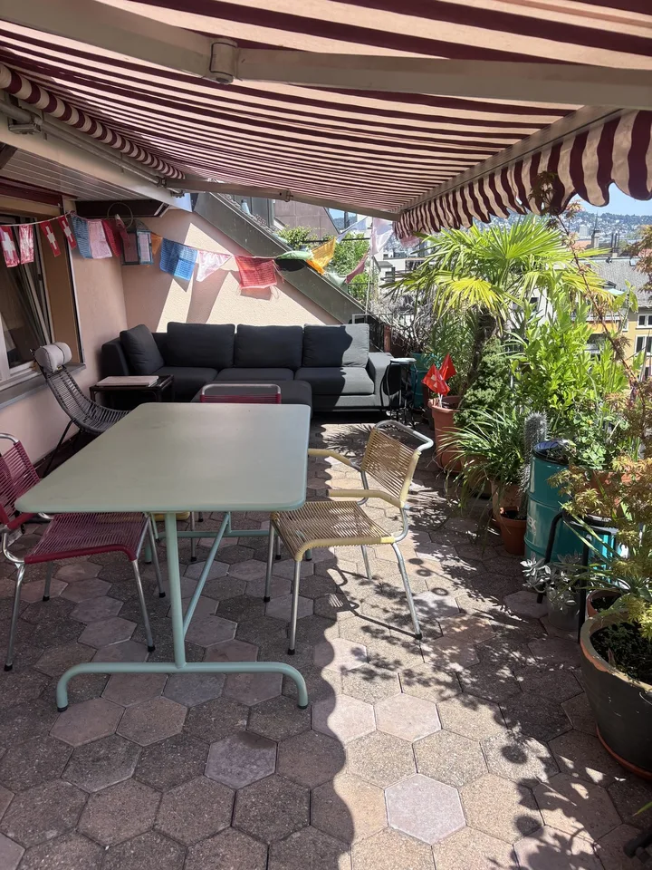 TEMPORÄR: Moderne, voll ausgestattete 3.5-Zimmer-Wohnung mit grosser Terrasse in Zürich Wiedikon (befristet)