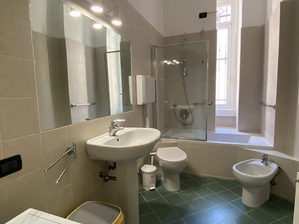 Fully Furnished 1-Bedroom Apartment with Private Bathroom – Wartstrasse 2, 8032 Zürich