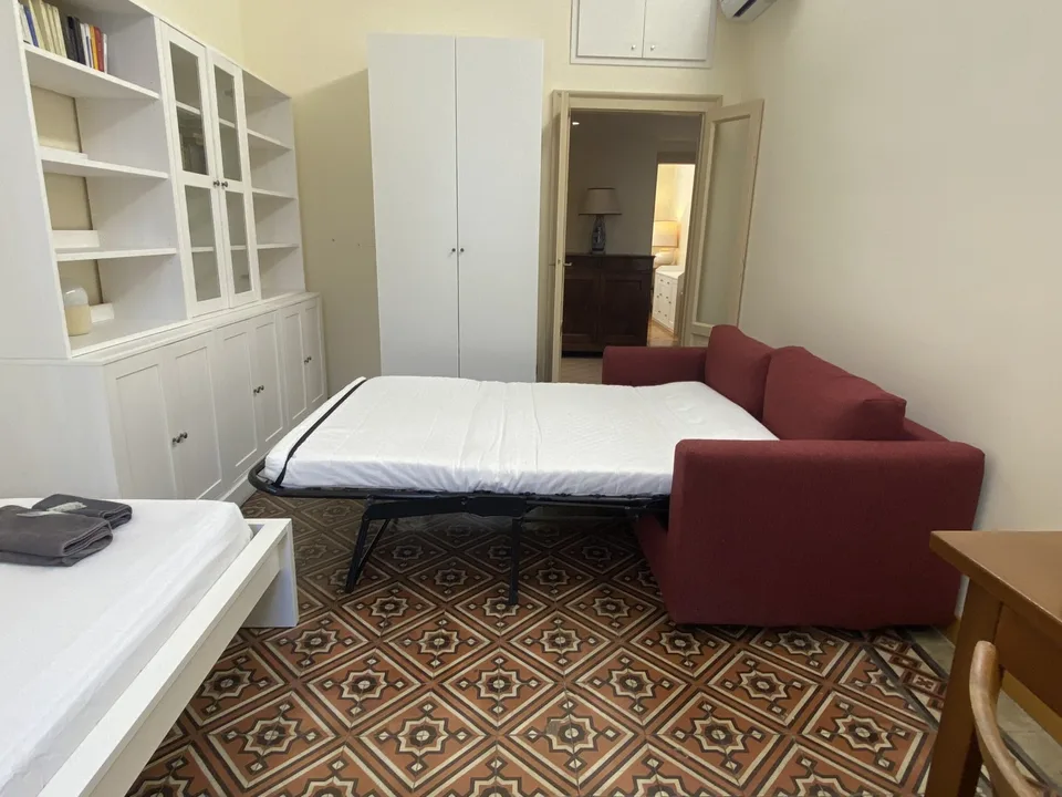 Fully Furnished 1-Bedroom Apartment with Private Bathroom – Wartstrasse 2, 8032 Zürich