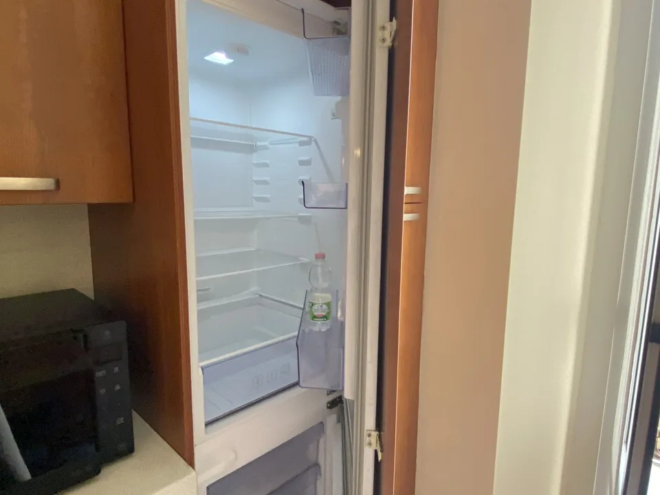 Fully Furnished 1-Bedroom Apartment with Private Bathroom – Wartstrasse 2, 8032 Zürich