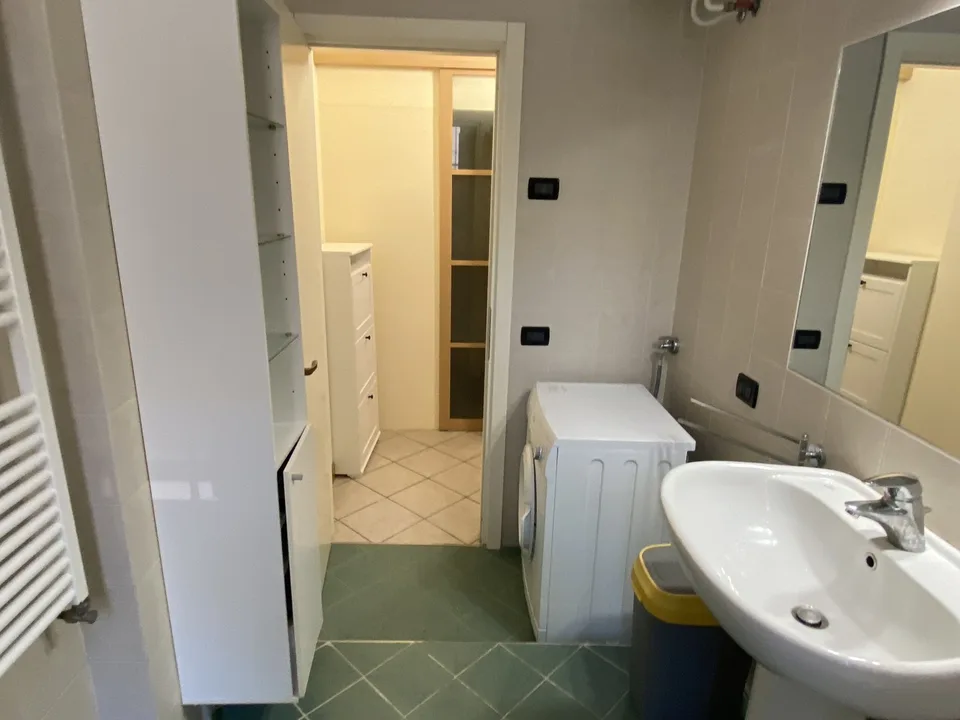 Fully Furnished 1-Bedroom Apartment with Private Bathroom – Wartstrasse 2, 8032 Zürich