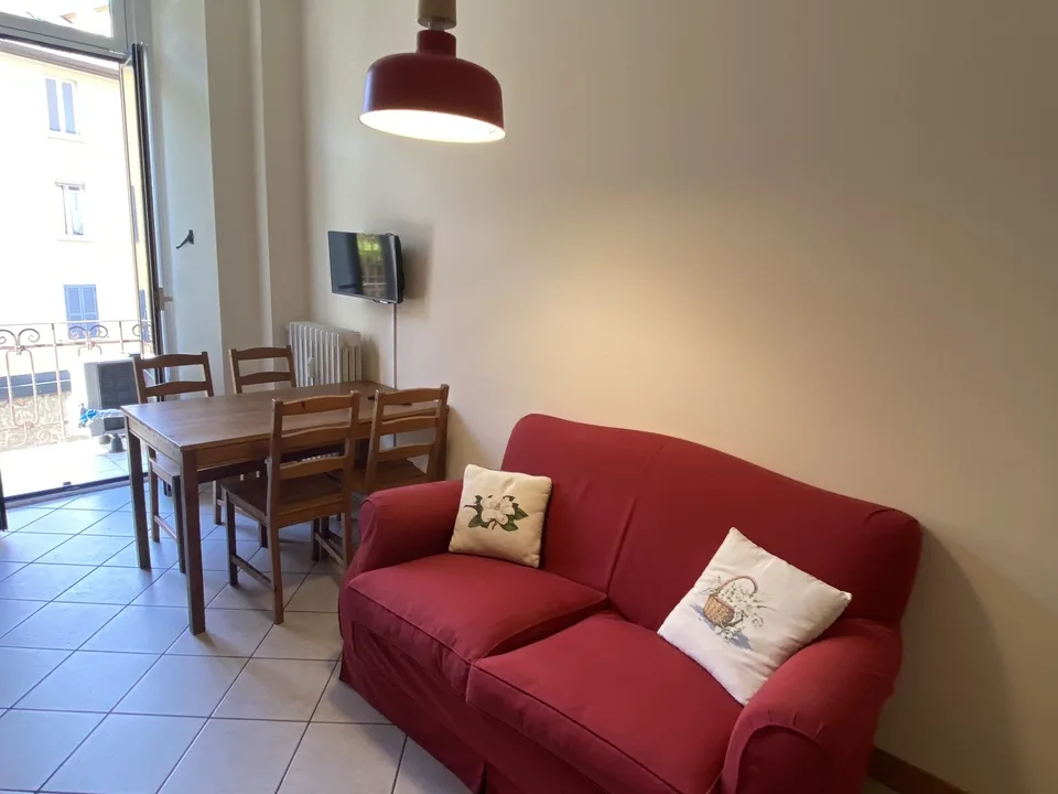 Fully Furnished 1-Bedroom Apartment with Private Bathroom – Wartstrasse 2, 8032 Zürich